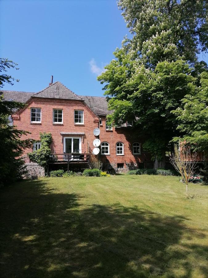 Gutshaus Daemelow Tussen Schwerin En Wismar Apartment Exterior photo