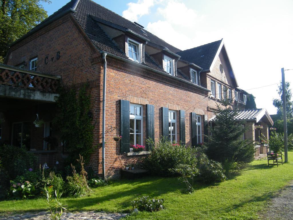 Gutshaus Daemelow Tussen Schwerin En Wismar Apartment Exterior photo